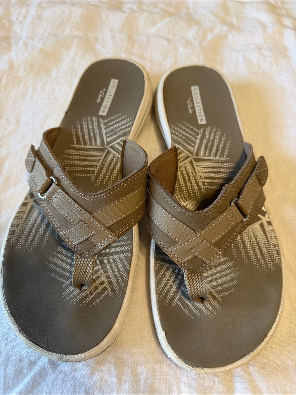 Collection By Clark’s Taupe Brown Strap Flip-Flops